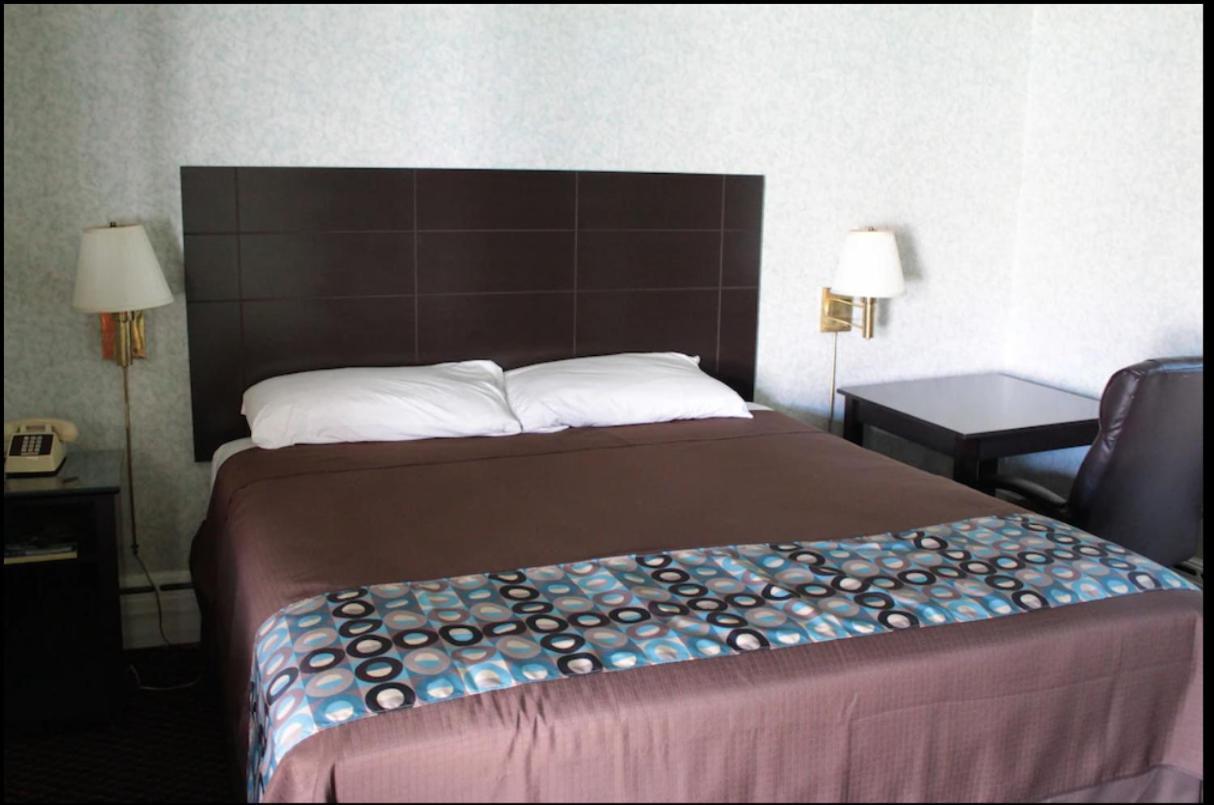 Wagon Wheel Inn Ленокс Экстерьер фото