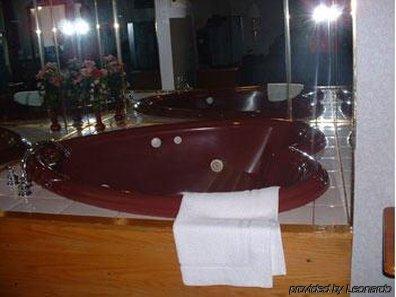 Wagon Wheel Inn Ленокс Номер фото